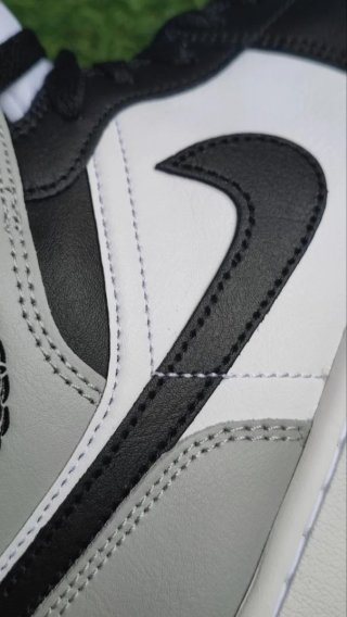Air Jordan Mid Gris Smoke Negro Blanco Talla 43