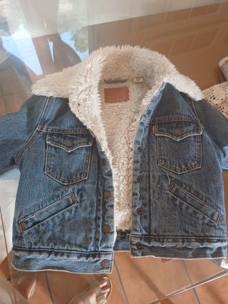 Chaqueta Levi's tejana con borrego