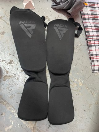 Espinilleras Muay Thai Kickboxing RDX Negras