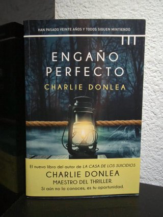 Charlie Donlea