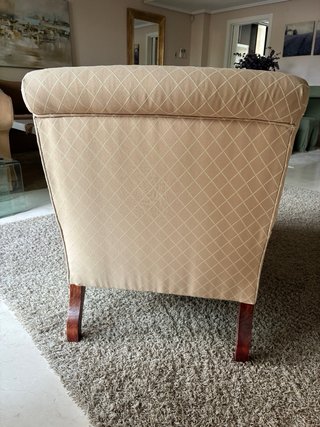 Butaca de tela con rombos beige