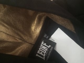 Sudadera Leone niño capucha negra dorada.