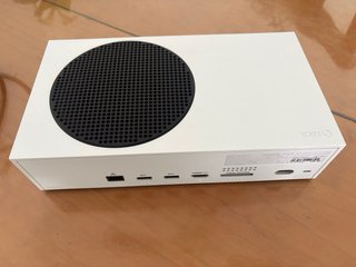 Xbox Series S Bianca con cavi