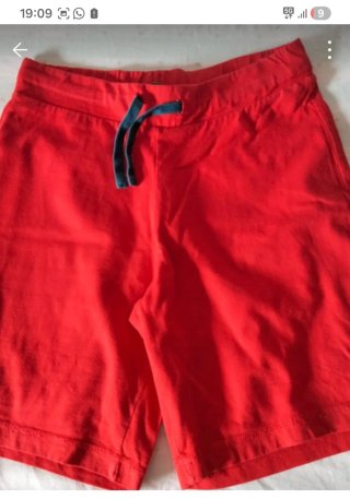 Pantalones cortos Benetton rojos