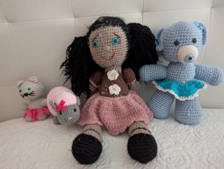 Lote 4 peluches realizados a mano