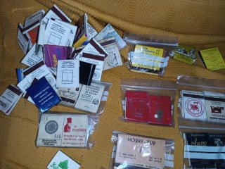 Collezione di vecchie scatole di fiammiferi +45