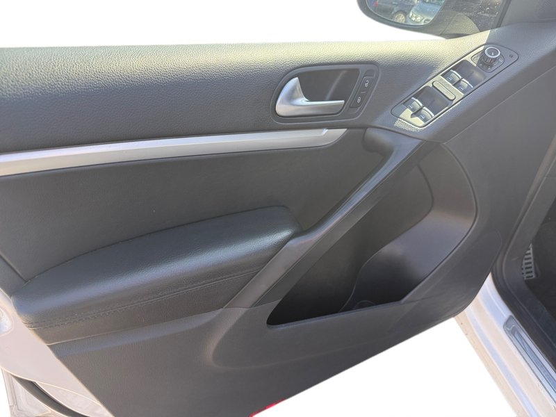 Volkswagen Tiguan 2012, foto 11