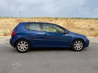 Volkswagen Golf 2004
