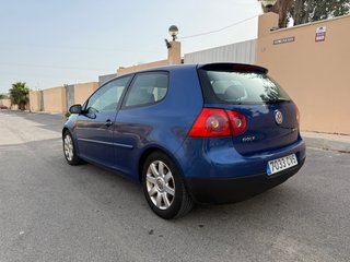 Volkswagen Golf 2004