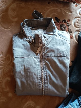 Bomber uomo con Scarpe Nike e jeans ex-j