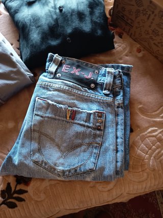 Bomber uomo con Scarpe Nike e jeans ex-j