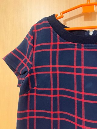 Camiseta cuadros Bershka azul y rojo