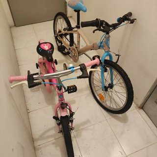 Bicicletas infantiles rosa y beige