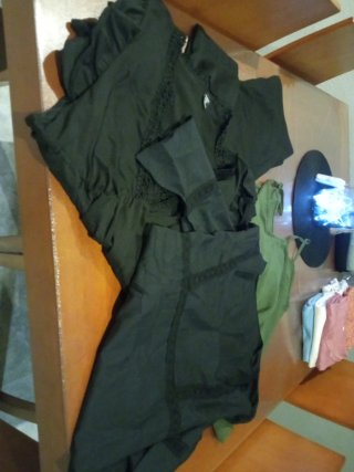 Lote: Blusas, Pantalón y Vestido