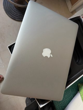 MacBook Pro 15'' 2015 + Scatola e Caricatore 85W A1398