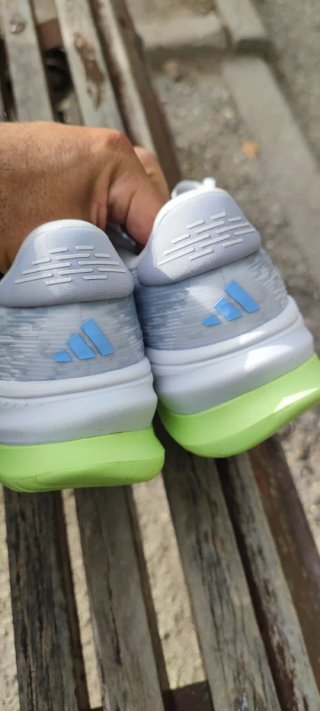 ADIDAS supernova