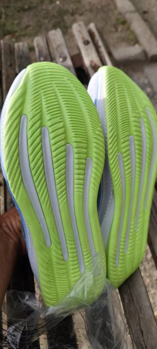 ADIDAS supernova