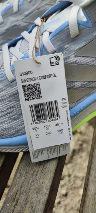 ADIDAS supernova