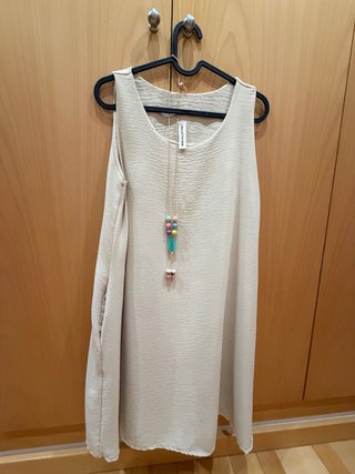 Vestido Talla Única Beige No incluye collar