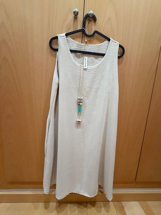 Vestido Talla Única Beige No incluye collar
