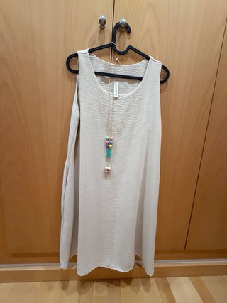 Vestido Talla Única Beige No incluye collar
