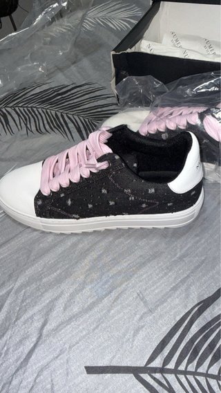 Zapatillas Numeris Negras y Rosas