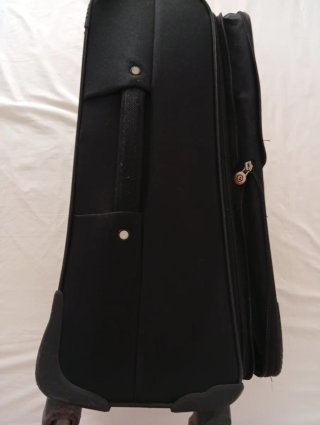 Maleta de viaje negra