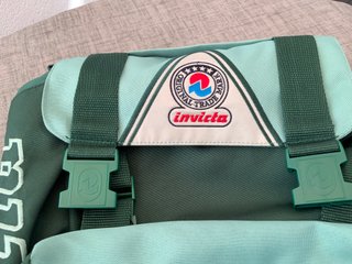 Mochila Invicta Vintage 90s POKER verde como nueva