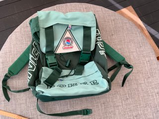 Mochila Invicta Vintage 90s POKER verde como nueva