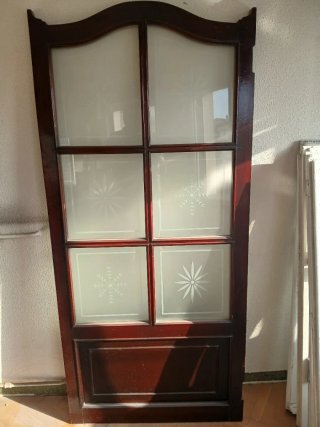 Puerta Abatible Madera con Cristales Decorados