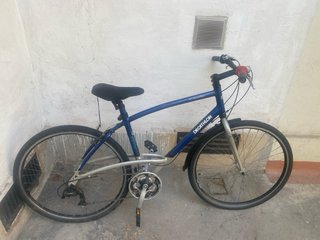Familiar dejo abandonada ; faltan zapatas gastadas