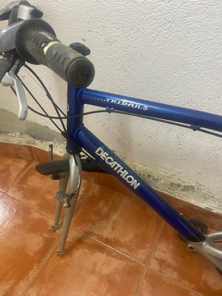 Familiar dejo abandonada ; faltan zapatas gastadas