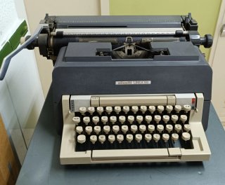 Máquina de escribir Olivetti Linea 98