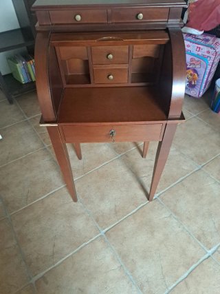Escritorio secreto vintage de madera