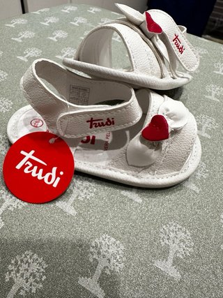 Sandali Trudi bimba bianche con cuore rosso