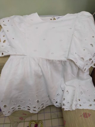 Blusa blanca niña bordada