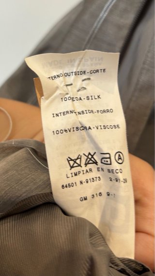 Vestido Adolfo Dominguez con capa