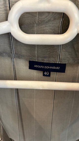 Vestido Adolfo Dominguez con capa