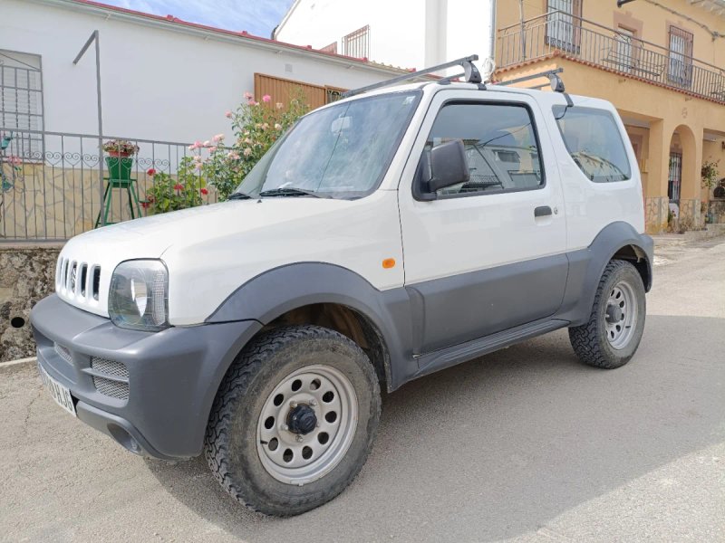 Suzuki Jimny 2012 - foto 1