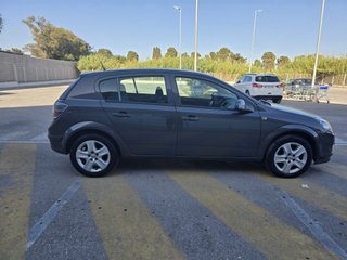 Opel Astra 2012