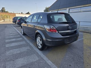 Opel Astra 2012