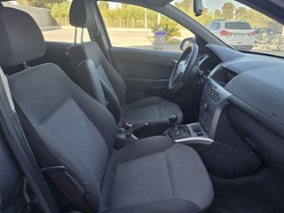 Opel Astra 2012