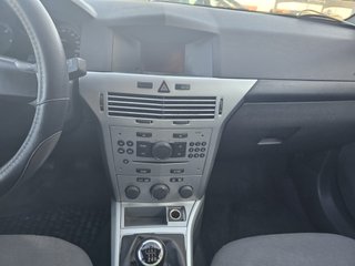 Opel Astra 2012