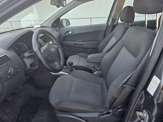 Opel Astra 2012