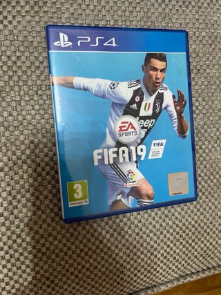 Consola PS4 Pro 1TB + Mando + 4 Juegos