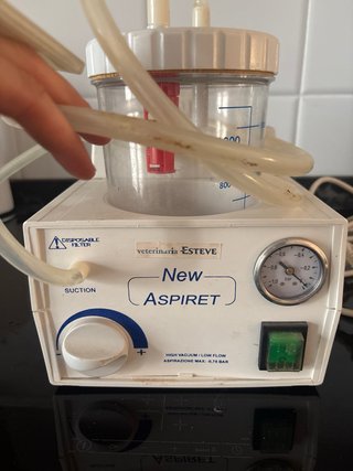 Aspirador de fluidos veterinario ESTEVE