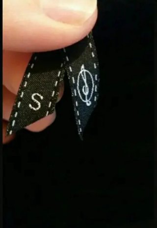 Vestido negro de mujer