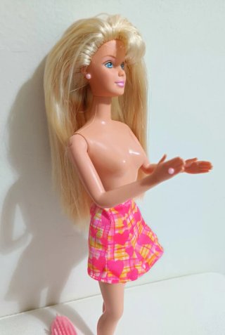 Barbie Make a Valentine