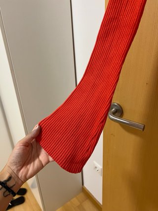 Jersey H&M rojo acanalado