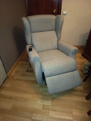 Sillón relax eléctrico orejero tapizado